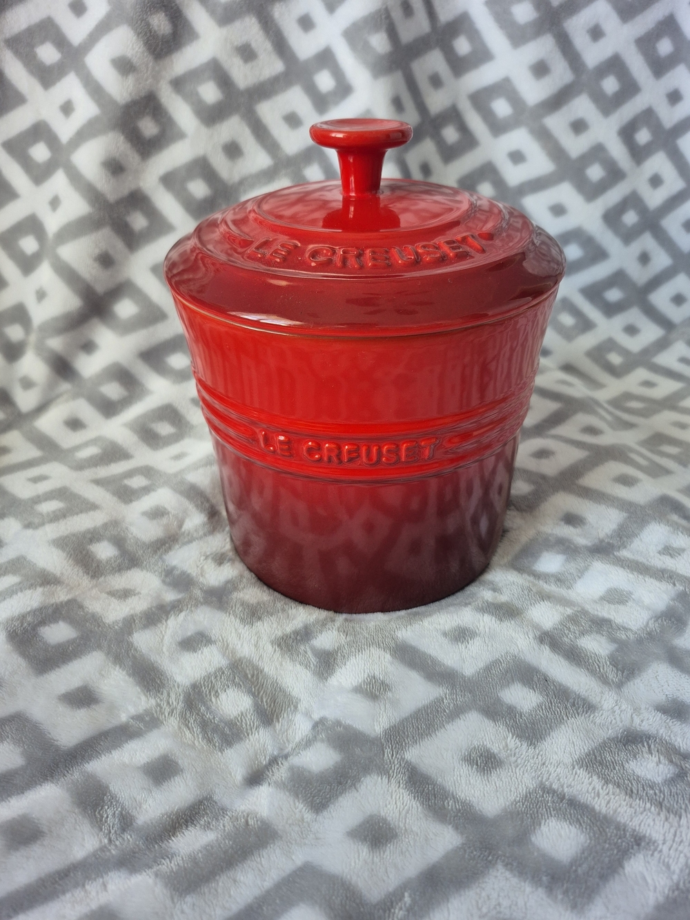 Le Creuset Red Stoneware Dog Food Jar - Cerise (Red)